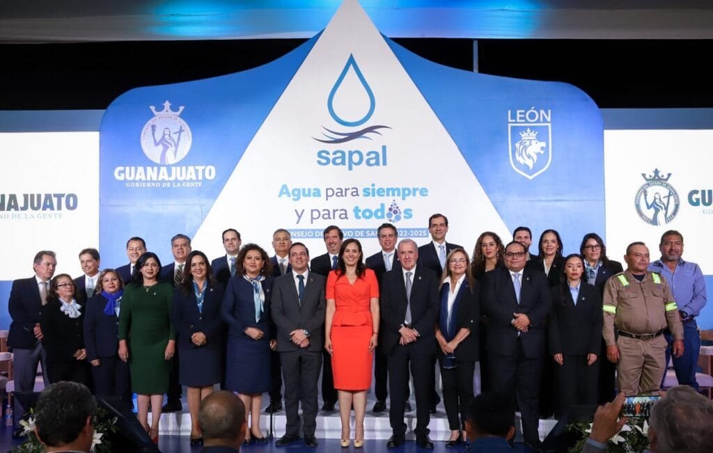 Rinde informe de actividades SAPAL