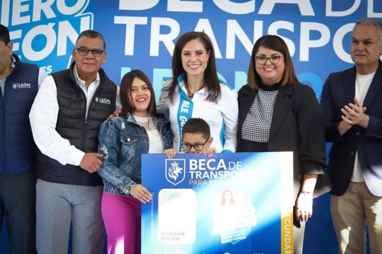 ¿Y el pasaje joven? Reciben alumnos beca transporte en León