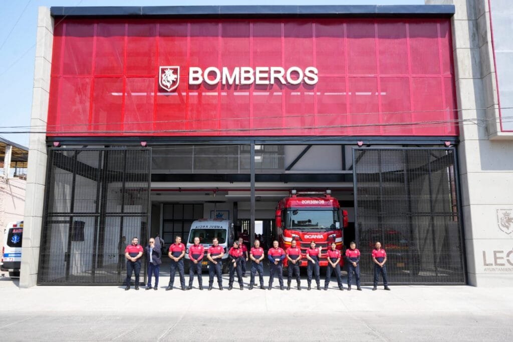 Bomberos, León, estación, rehabilitación, Ale Gutiérrez