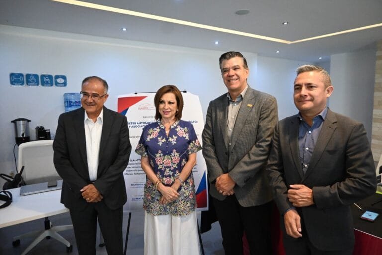 Firma, convenio, apimex, empresarios