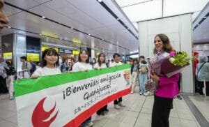 Gira, Libia García, Japón