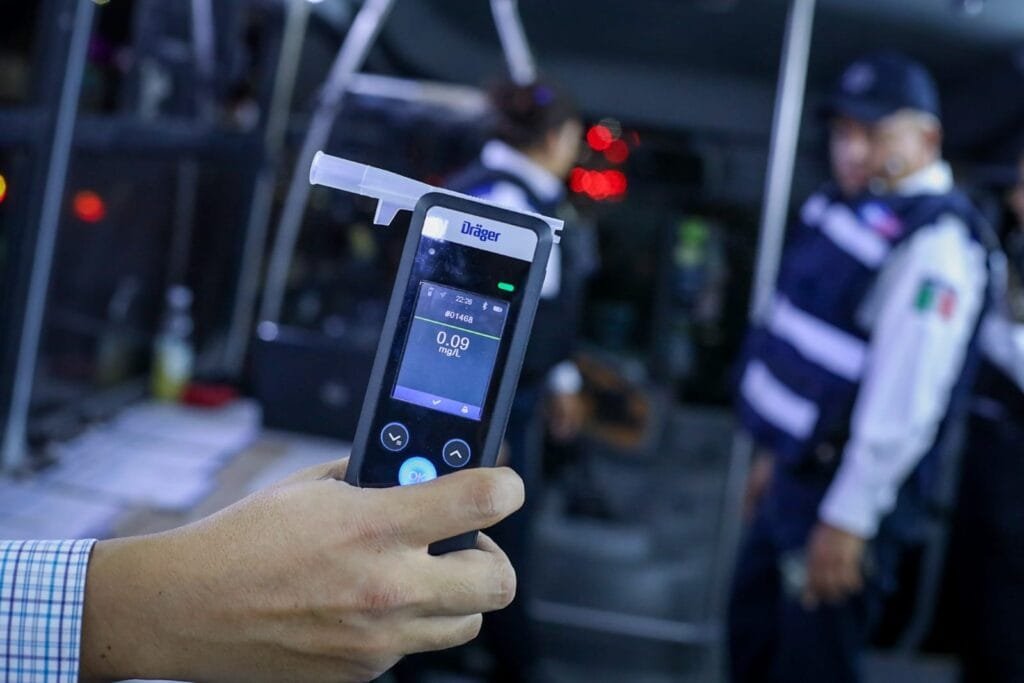Salvando Vidas, operativo, conductores, policía vial, león, alcoholímetro