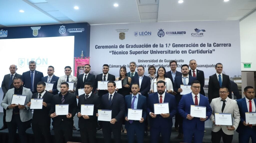 egresan, técnicos, curtiduría, universidad de Guanajuato