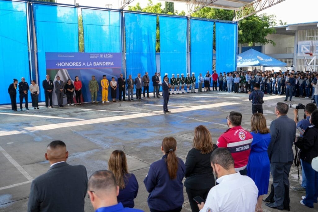 Secundaria General #10 Hilario Medina, León, Escuelas, Ale Gutiérrez, inversión