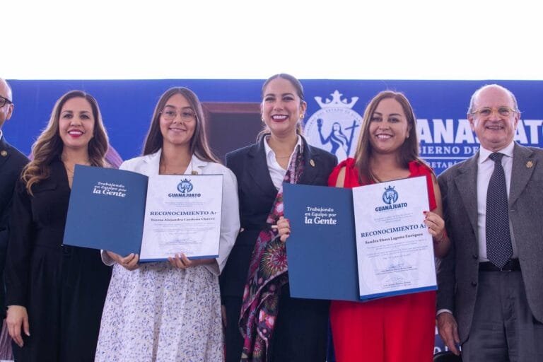 Maestros, Guanajuato, Libia García, reconocimientos