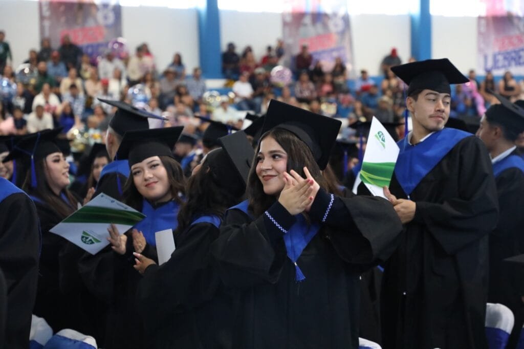 graduaciones, Guanajuato, alumnos uveg