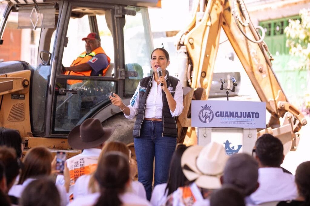 pavimentación, obras, apoyos, libia García, cortazar