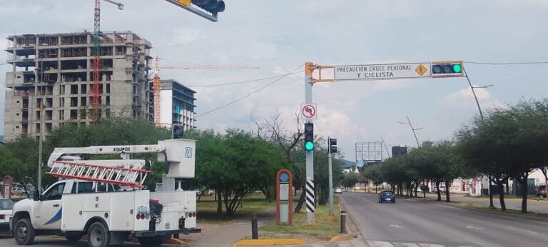 semáforos, movilidad, león