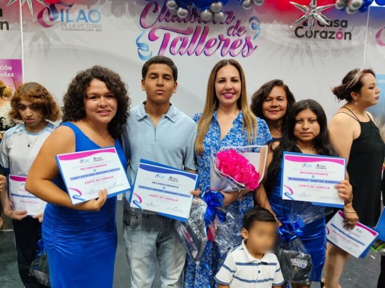 Egresa primera generación de talleres de la Casa Corazón