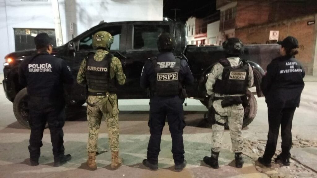 Aseguran FSPE armas, drogas, vehículos y a un hombre en Dolores Hidalgo