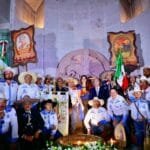 Desfile, fuego simbólico, Guanajuato, Libia García