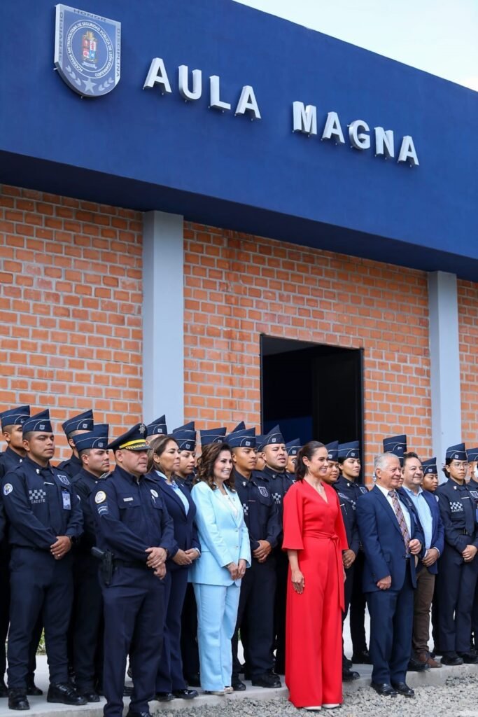 Academia Metropolitano, León, Policía, Ale Gutiérrez