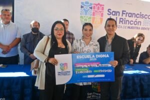 Escuelas, apoyos, San Francisco del Rincón