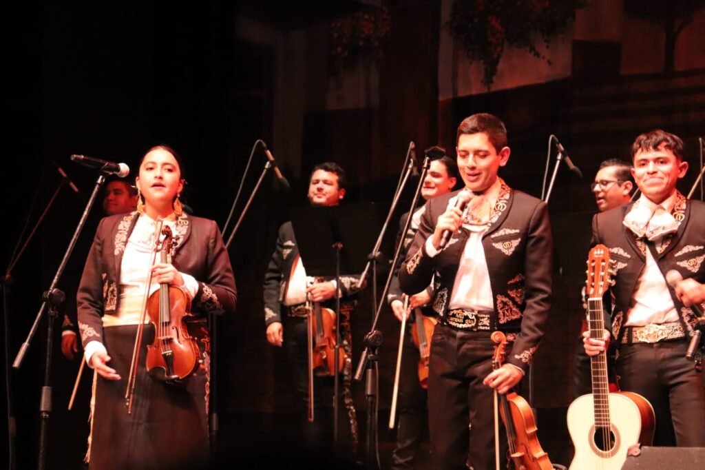 Mariachis, Universidad de Guanajuato