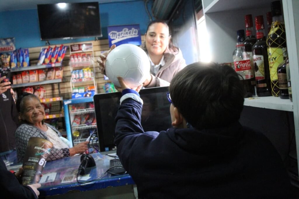 Code Guanajuato, Apaseo el alto, Tocando puertas