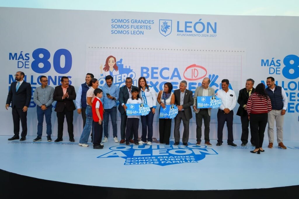 BECAS, lEÓN, ALUMNOS, ALE GUTIÉRREZ