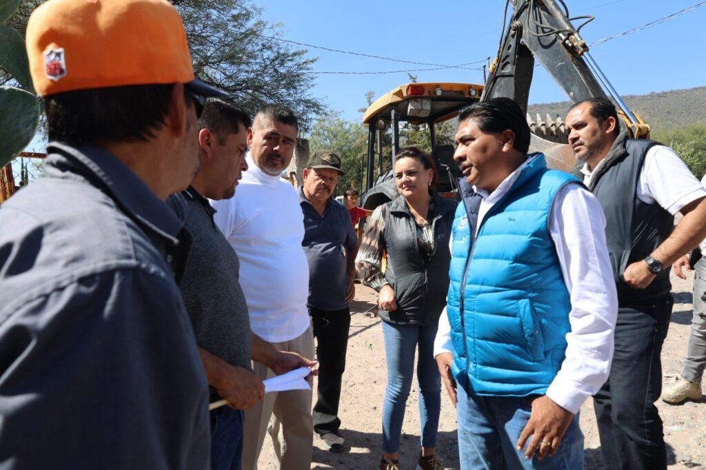 obra pública, Tecolotes, Dolores, comunidades, Purísima, Roberto García