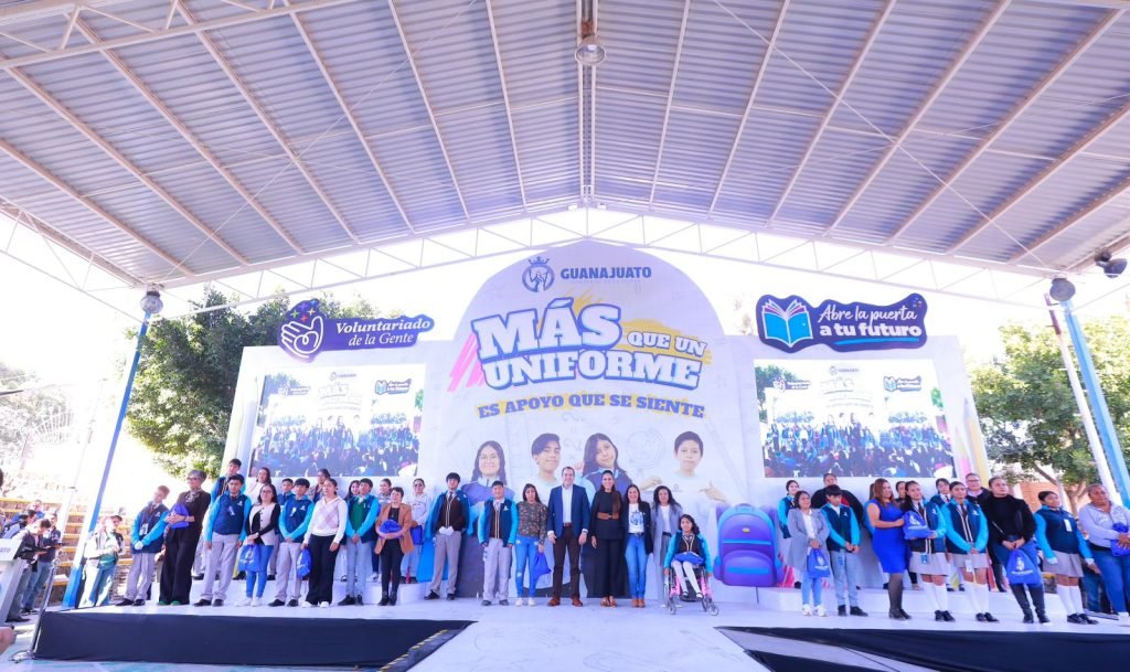 Dolores Hidalgo, uniformes, gobernadora