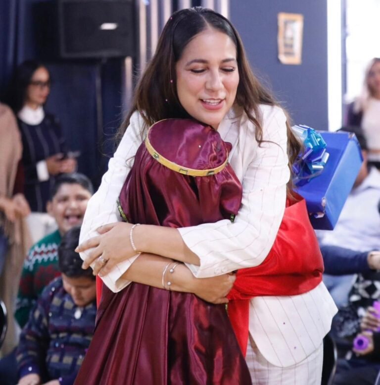 Comparte Gobernadora Día de reyes con menores de la Casa Hogar San Antonio