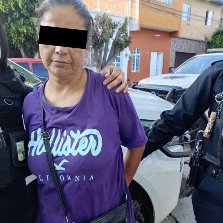 Detienen a mujer que exigía dinero a adultos mayores bajo amenazas en templo de León