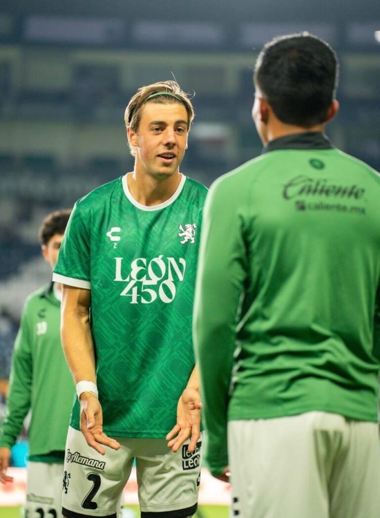 Estrena Club León playera conmemorativa por el 450 Aniversario de la ciudad