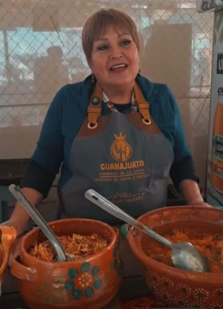Dora Isela Castro cocinera tradicional de Celaya recuerda su infancia en el fogón