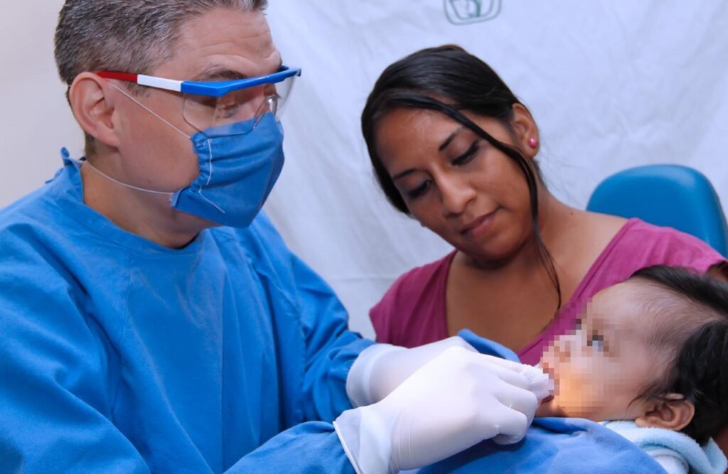 Para atención de padecimientos bucales el IMSS cuenta con más de 2 mil estomatólogos y más de mil consultorios en el país