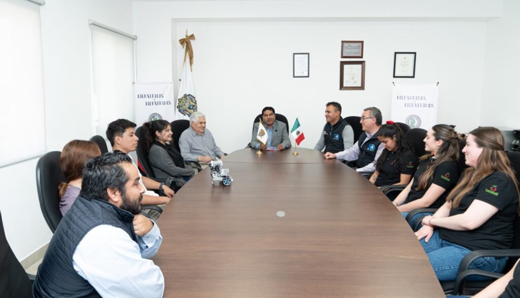 Estudiantes del Tecnológico de Purísima dialogan proyectos de investigación con el Presidente Municipal