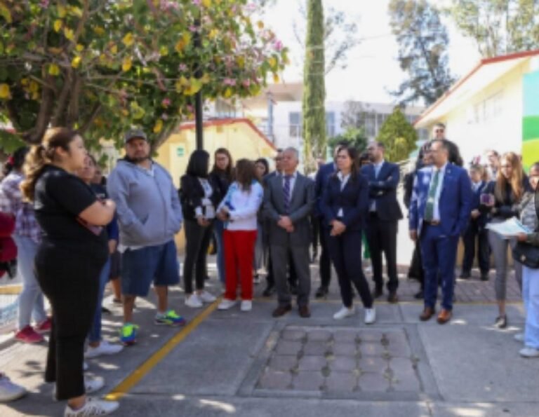 León destina inversión histórica para fortalecer la educación