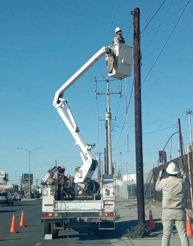 Realiza Comisión Federal de Electricidad mantenimiento en zona centro de León