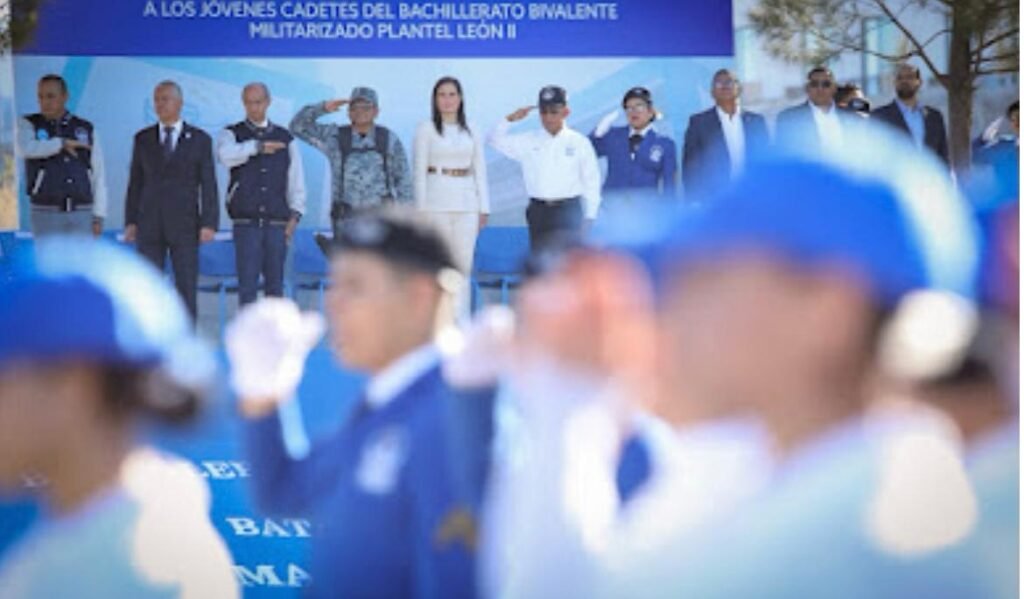Ale Gutiérrez impulsa a jóvenes del BAchillerato Bivalente Militarizado a formar parte de la seguridad en León