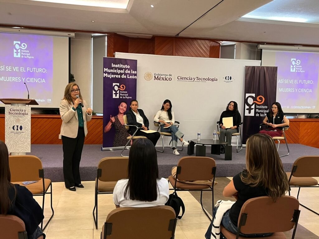 León impulsa el talento de niñas y jóvenes en la ciencia para construír el futuro