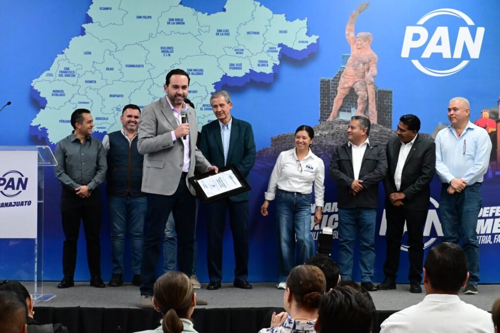 Hoy el Partido está abierto a la ciudadanía reslatá Aldo Márquez en cierre de seminario del PAN Guanajuato