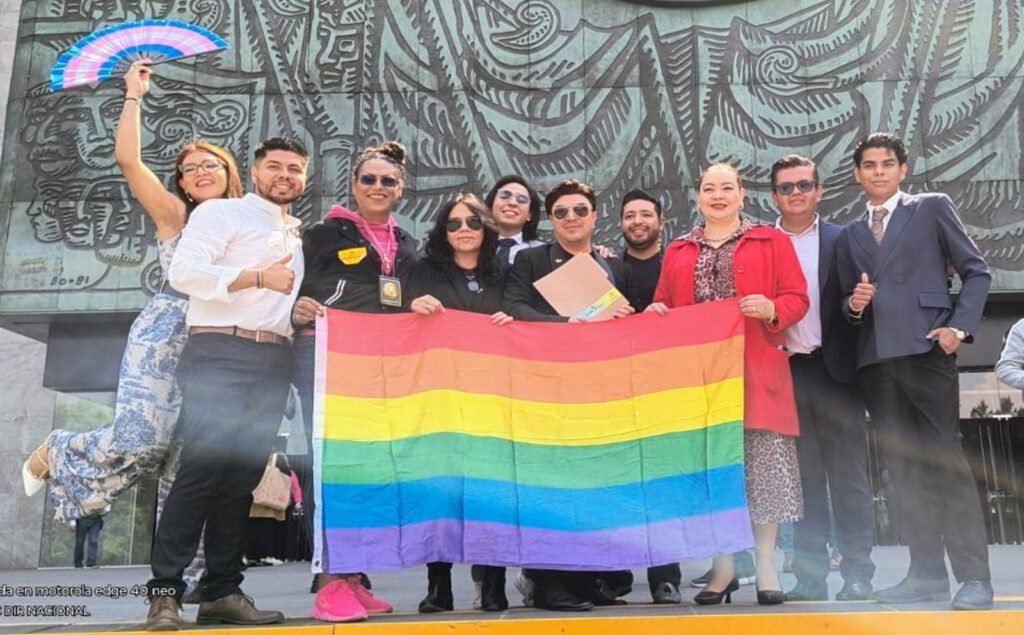 Entregan manifiesto grupo LGBTTTIQANB+ de Purísima del Rincón al Congreso de la Unión