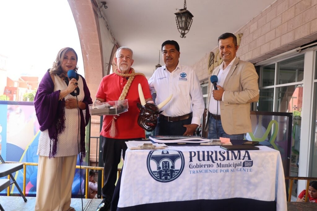 Realizan reconocimiento a Lalo Torres quien se jubila de La Judea