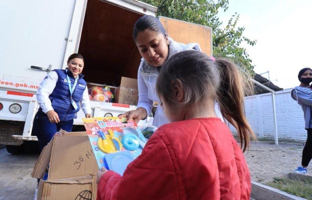 DIF León invita a sumarse a la colecta “Regala Sonrisas, Regala Infancia”