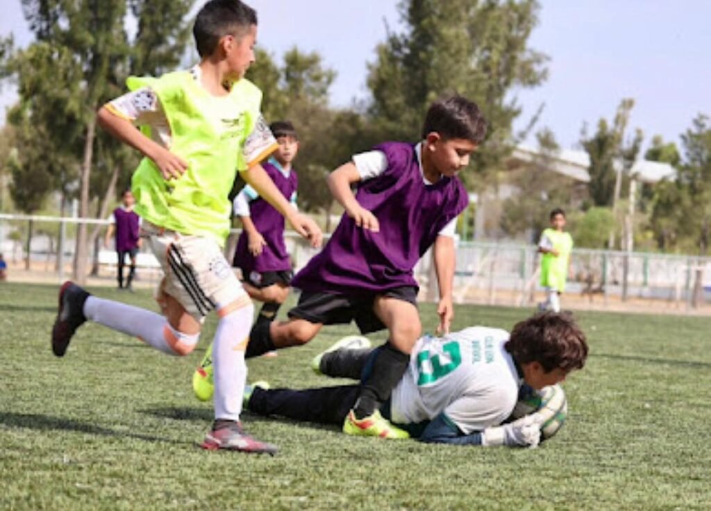Con el corazón en la cancha miles de jóvenes buscan ser parte de La Fiera