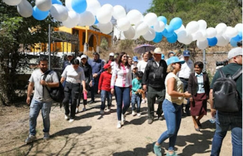 Con mejores calles, alumbrado e infraestructura se conectan las comunidades