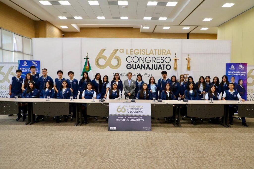 Fortalecen educación CECyTEG y Congreso del Estado con firma de convenio