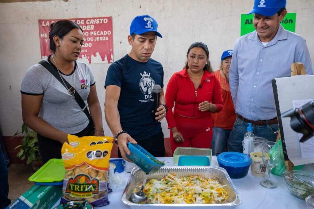 Promueve DIF Estatal la autosuficiencia de habitantes en Cuerámaro a través de Red Móvil de la Gente