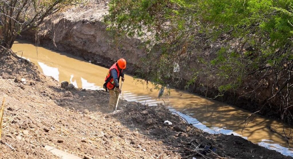 Se anticipa SAPAL a la temporada de lluvias con limpieza en arroyos y red hidráulica