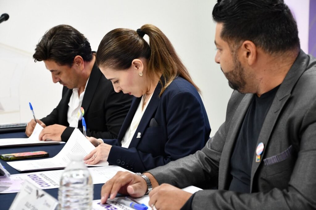 La Procuraduría de los Derechos Humanos firmó dos convenios de colaboración de fortalecimiento