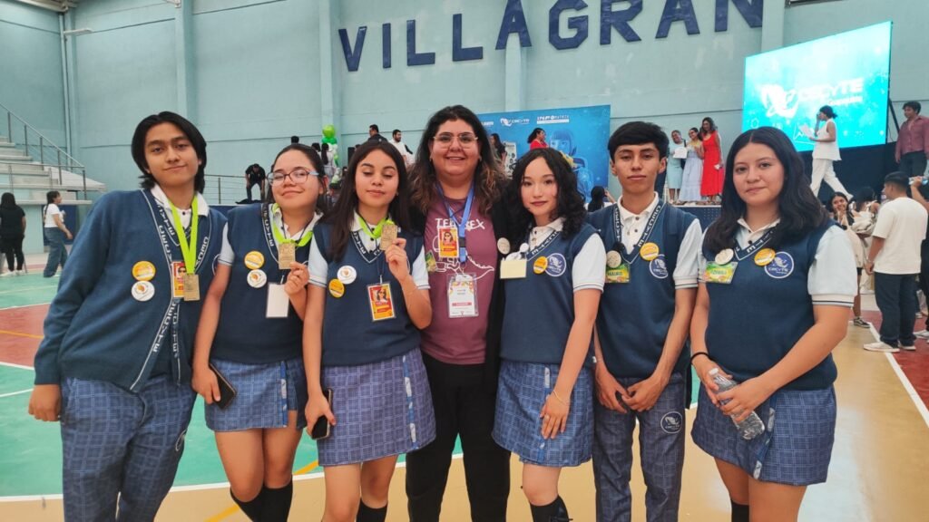 Leslie Ortiz docente, asesora y estudiante que inspira de CECyTEG