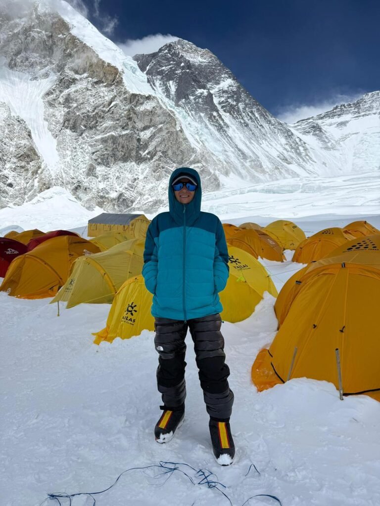 Comienza Laura González del Castillo el ataque a la cumbre del Everest