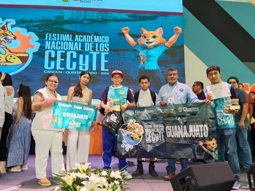 Ganan estudiantes de CECyTEG medallas en pensamiento matemático