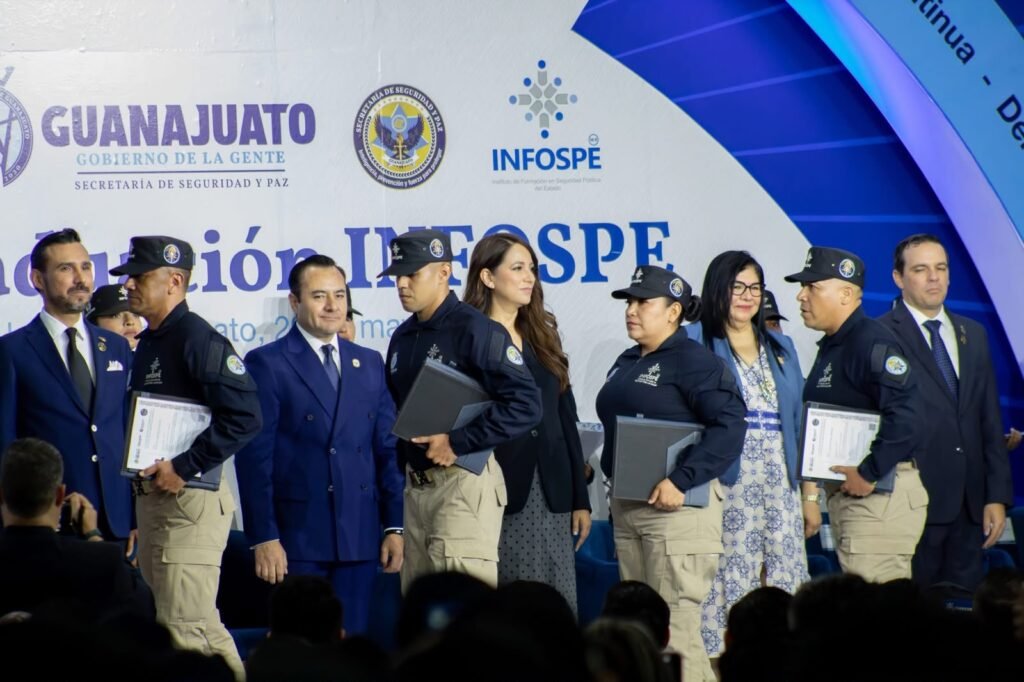 Realizan ceremonia de graduación de Programas de Formación en Seguridad Pública y Academias