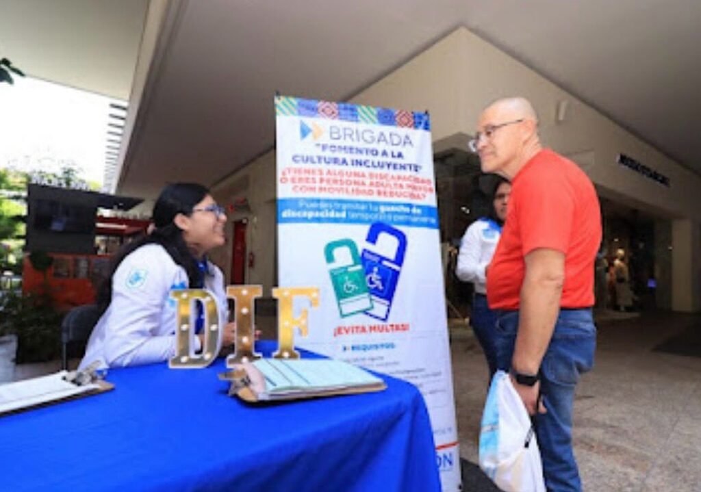 Alerta DIF León sobre venta de ganchos para personas con discapacidad falsos en redes sociales