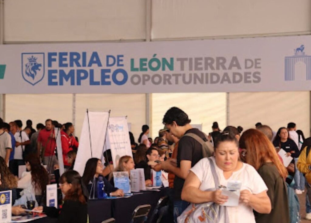 El talento encuentra oportunidades en la Feria del Empleo de León