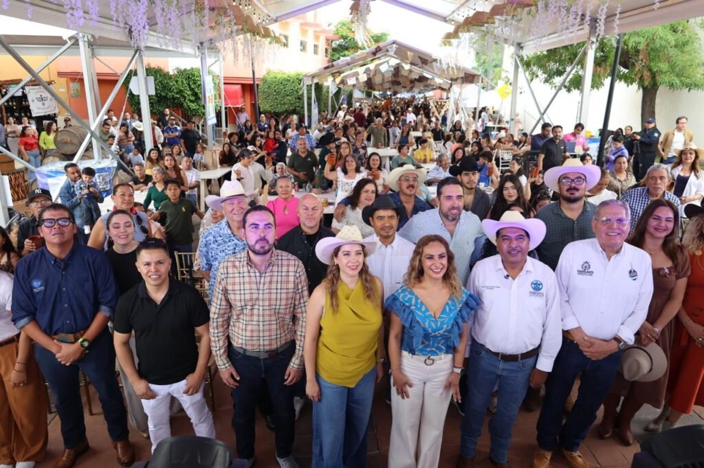 Encabeza Roberto García Urbano el arranque de las festividades en Cañada de Negros