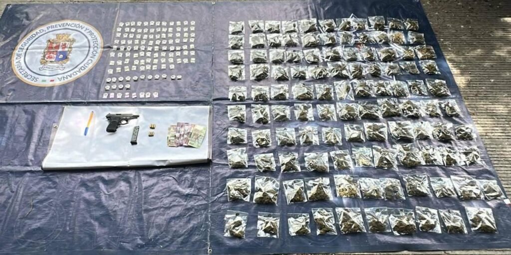 La vigilancia de la Policía de León dio como resultado el aseguramiento de 4 mil 900 dosis de drogas